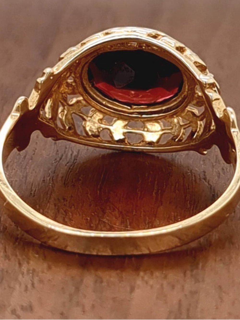 Antique Gold Ring with Deep Red Oval Genuine Garnet - Picture 5 of 9